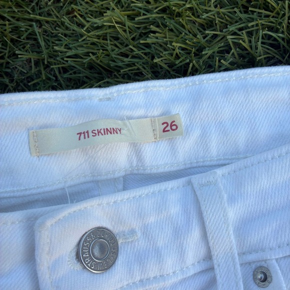 Levis 711 Skinny Jeans Womens Size 26 W25 L25 White Ankle Grommet Raw Hem - Picture 3 of 6